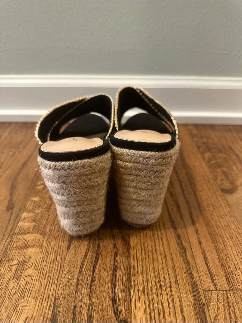 NWOT Crisscross Espadrille Wedge Sandals - Black & Natural sz 9